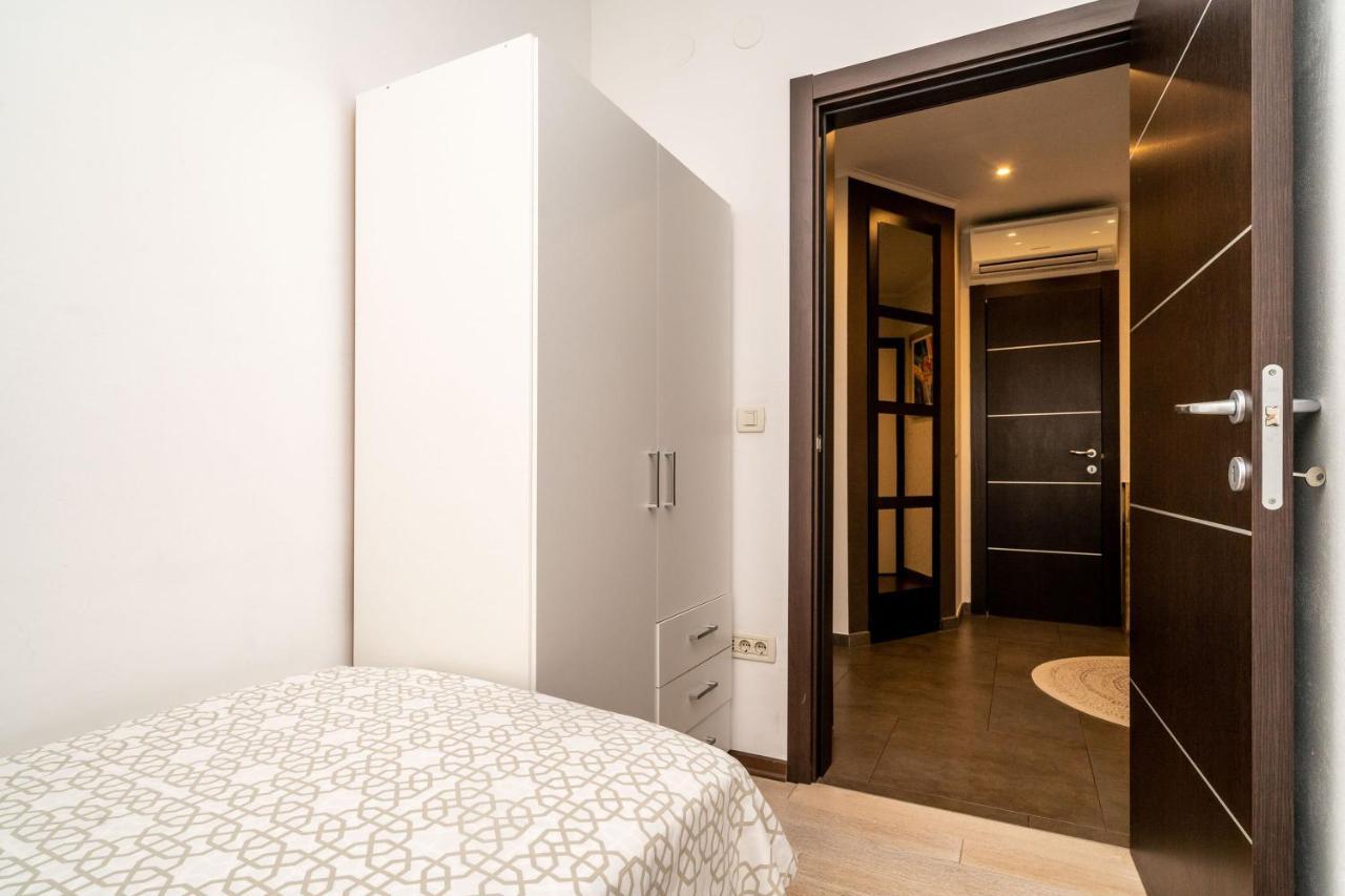 Iris Apartment *
